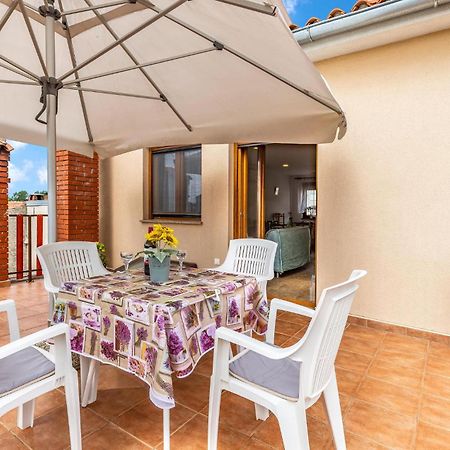 Awesome Apartment In Pula With Wifi Extérieur photo