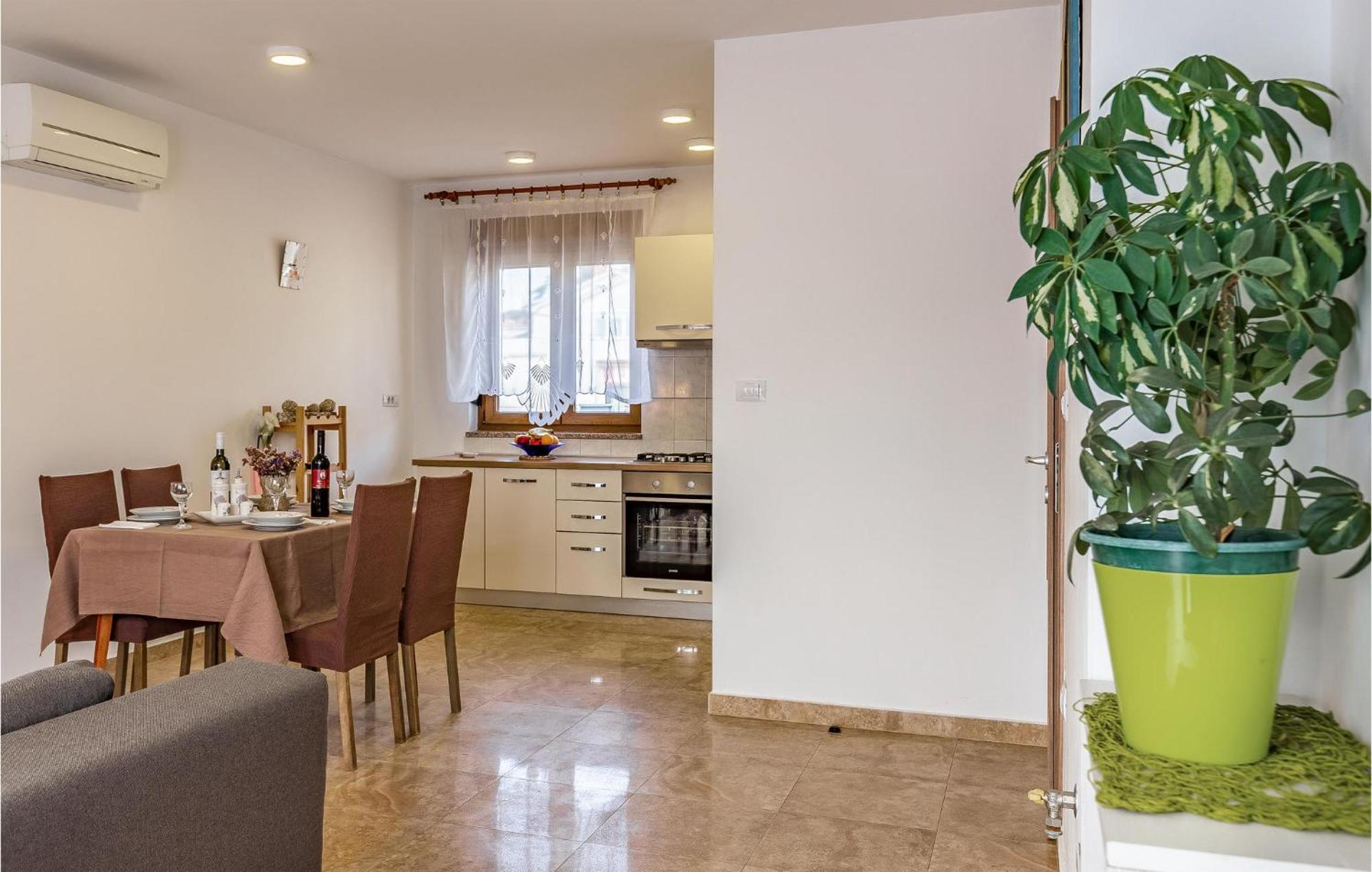 Awesome Apartment In Pula With Wifi Extérieur photo