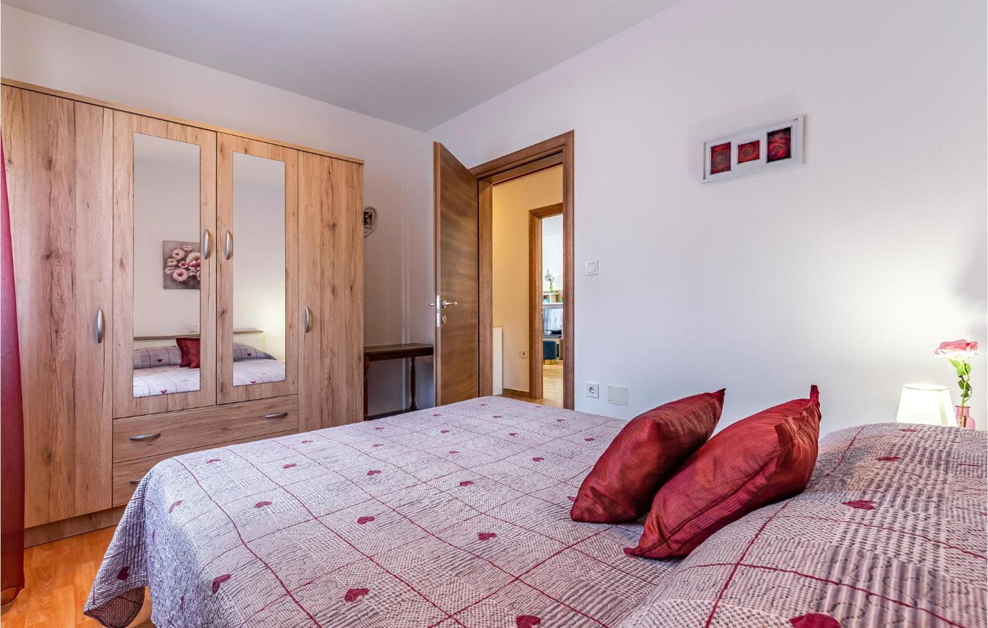 Awesome Apartment In Pula With Wifi Extérieur photo